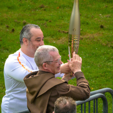 La flamme olympique à l'Abbaye le 18 juillet 2024